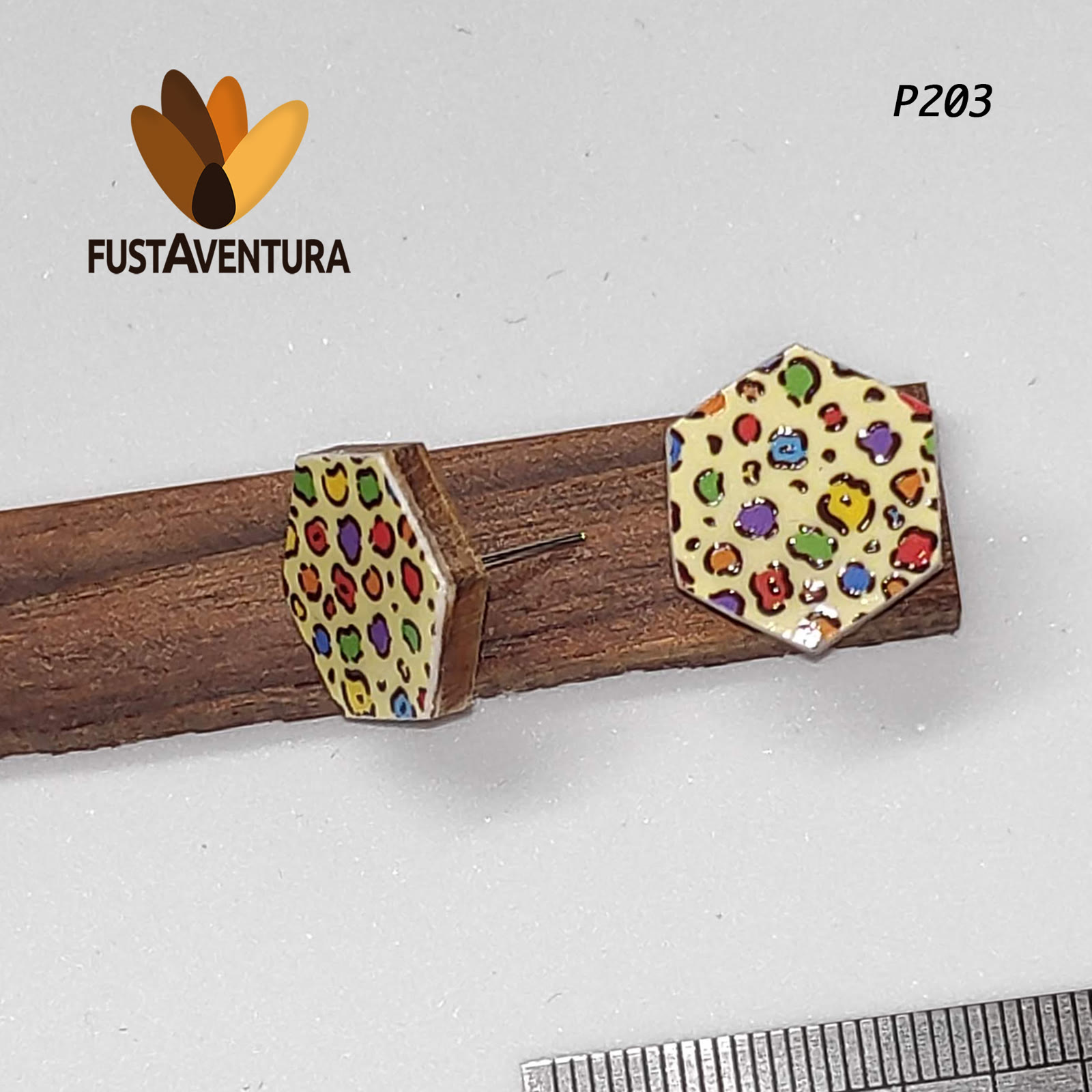 Arracades de botó amb motiu hexagonal