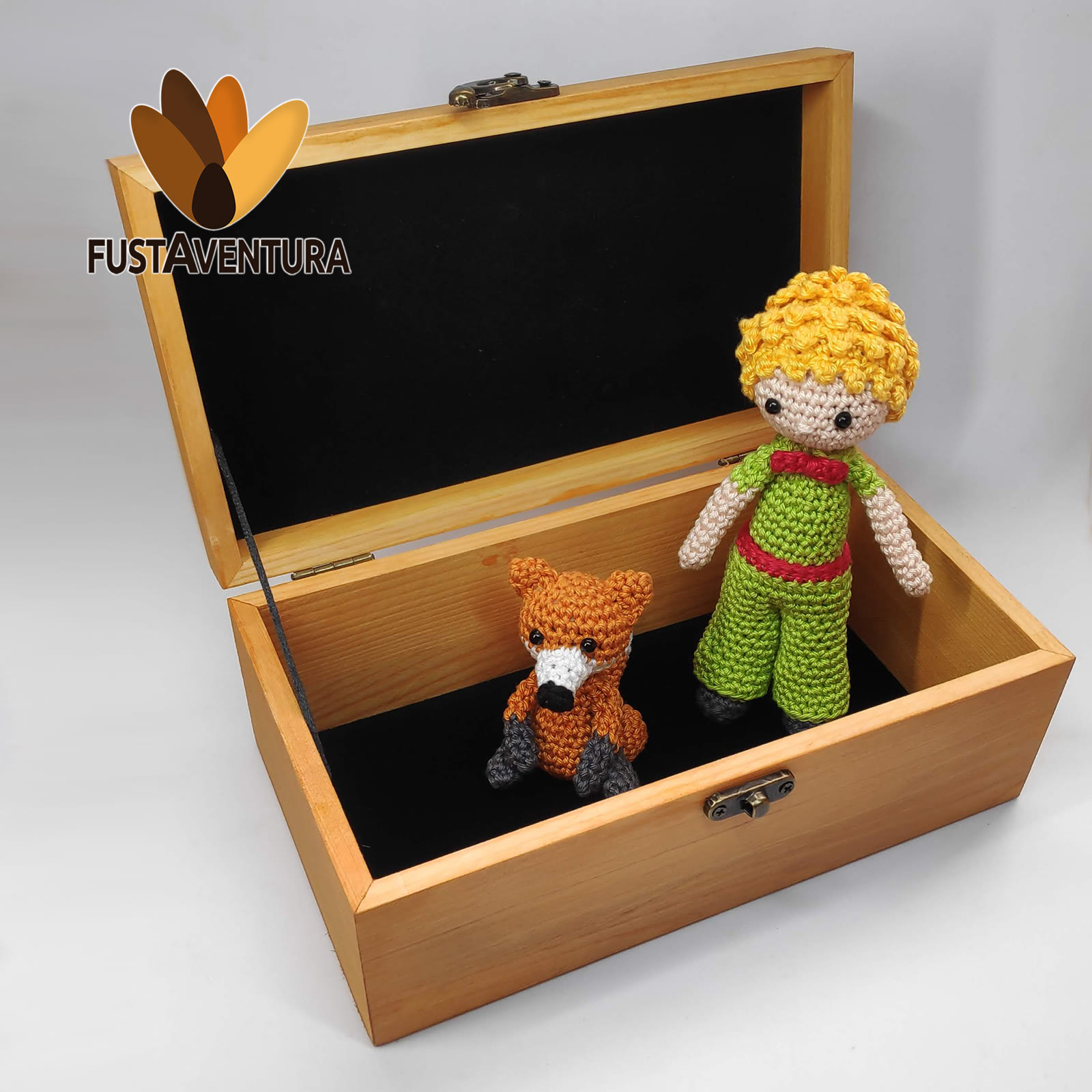 Capsa del Petit Príncep oberta amb amigurumis