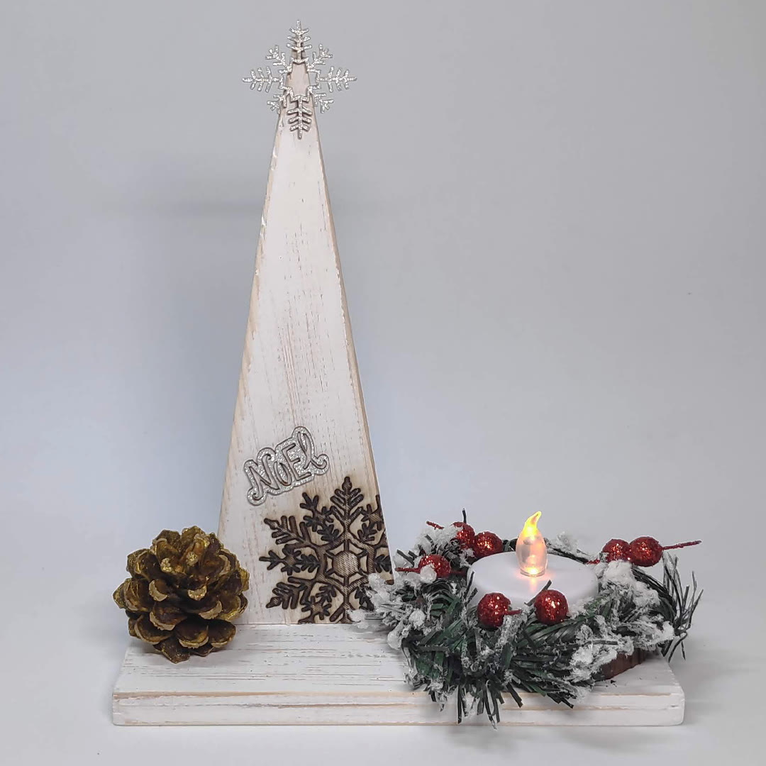 Arbre de Nadal blanc amb corona de boix